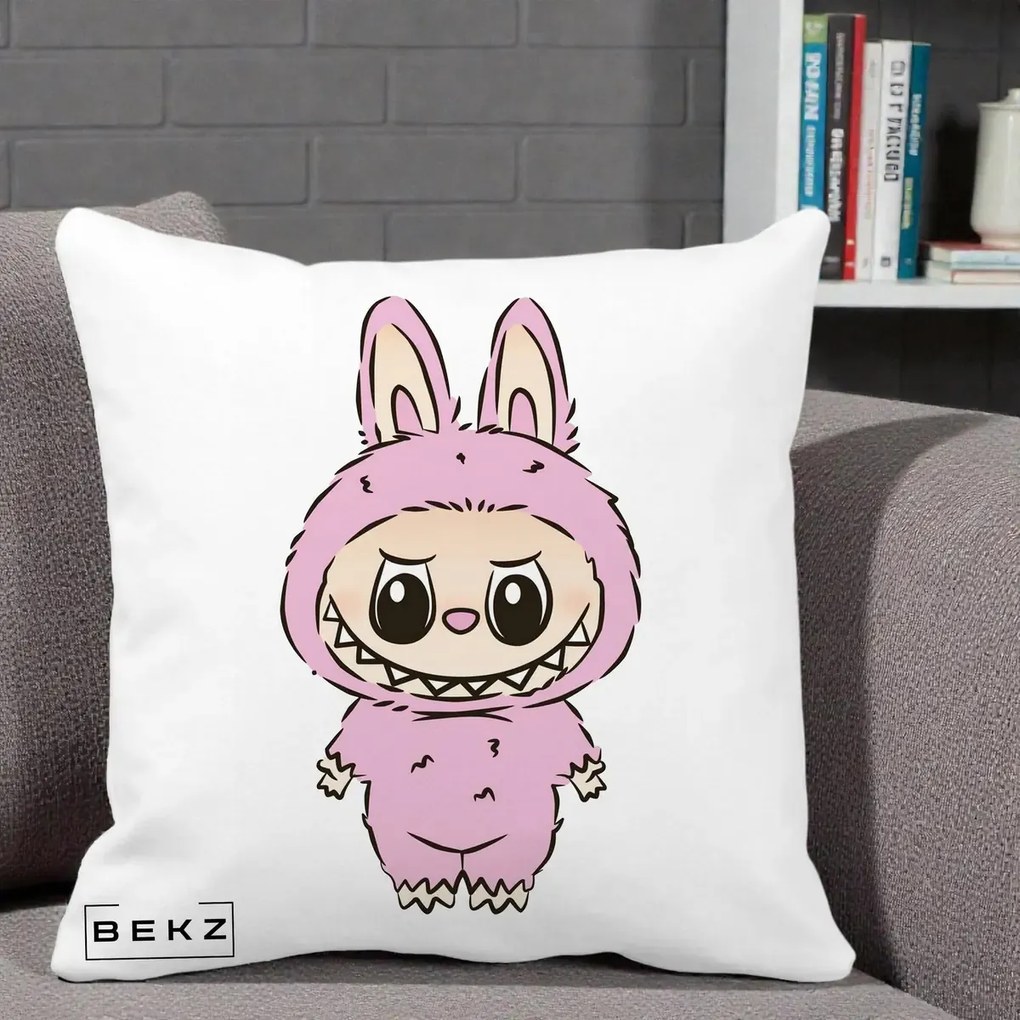 Perna Personalizata Labubu Mov Pastel, 40x40 cm, Alba Mata, Husa Detasabila, Perna Inclusa, BEKZ®