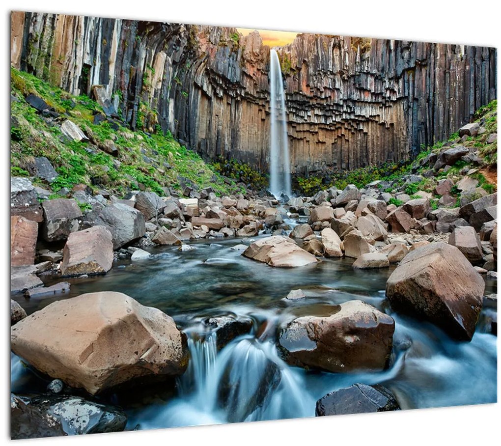 Tablou pe sticlă - Cascada Svartifoss, Islanda (70x50 cm)