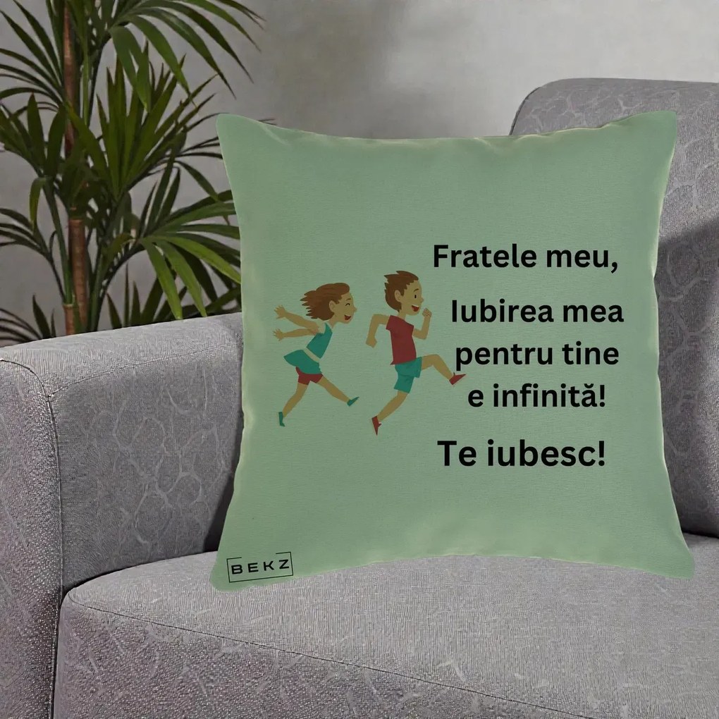 Cadou pentru Frate - Perna Personalizata Fratele Meu Te Iubesc Copii Alergand Colorat, 40x40 cm, Verde, Husa Detasabila, Perna Inclusa, BEKZ®