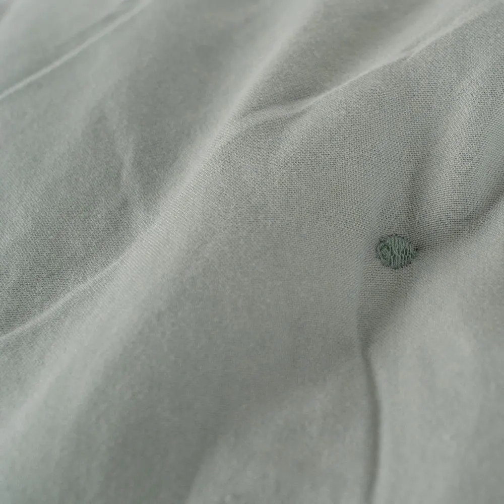 Cuvertură verde prăfuit matlasată 180x260 cm – Ixia