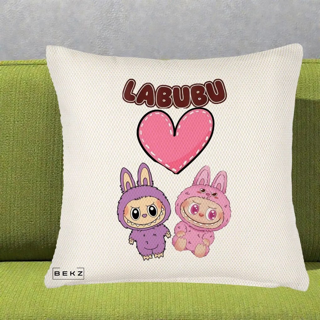Perna Personalizata Labubu Cuplu Inima, 40x40 cm, Crem Reliefat, Husa Detasabila, Perna Inclusa, BEKZ®