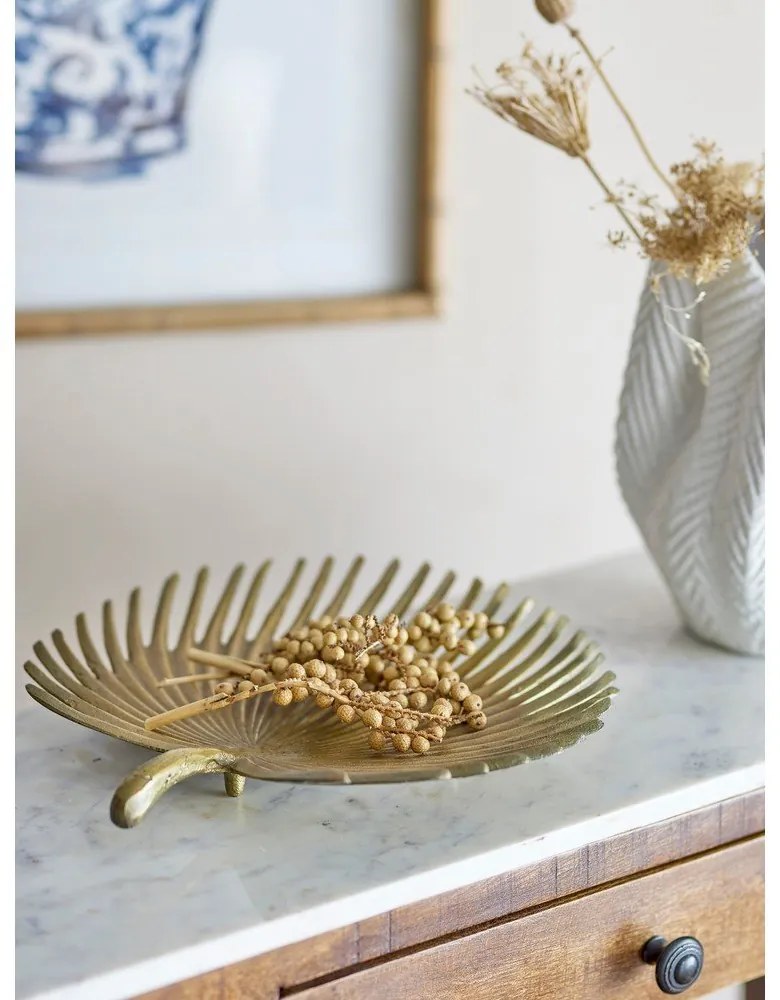 Tavă decorativă din metal Lillie – Bloomingville