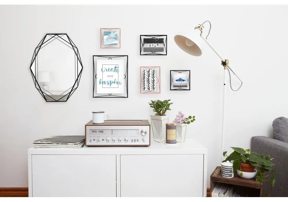 Ramă foto neagră de masă/ de perete din metal 20x15 cm Prisma – Umbra