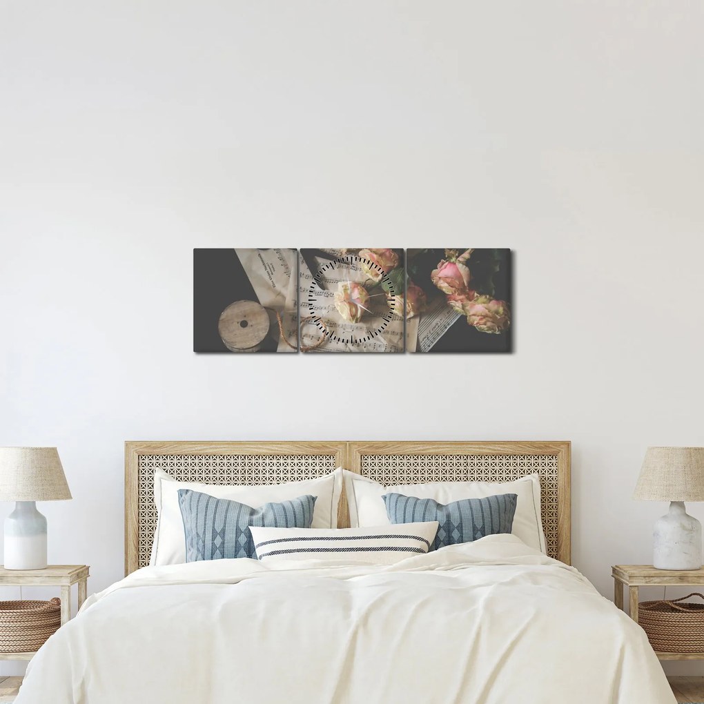 Tablou cu note muzicale și trandafiri (cu ceas) (90x30 cm)