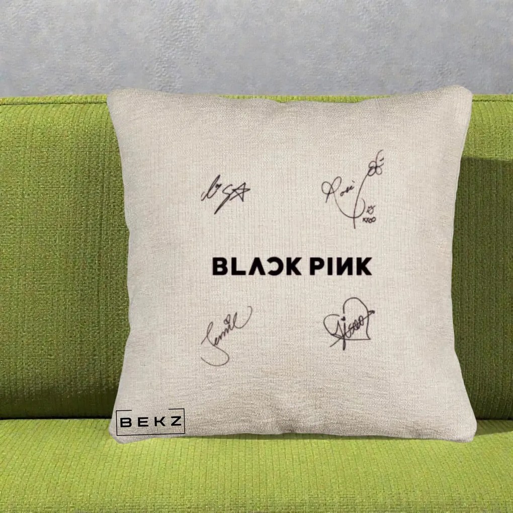 Perna Personalizata K-pop BLACKPINK Tinute Negre Grup Simplu, 40x40 cm, Bej Canapea, Husa Detasabila, Perna Inclusa, BEKZ®