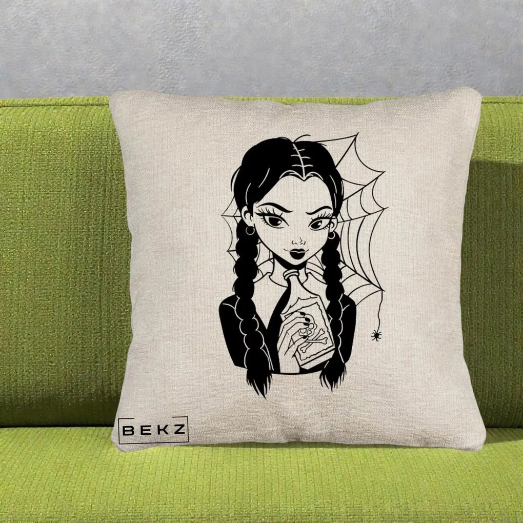 Perna Personalizata Wednesday cu Panza de Paianjen, 40x40 cm, Bej Canapea, Husa Detasabila, Perna Inclusa, BEKZ®