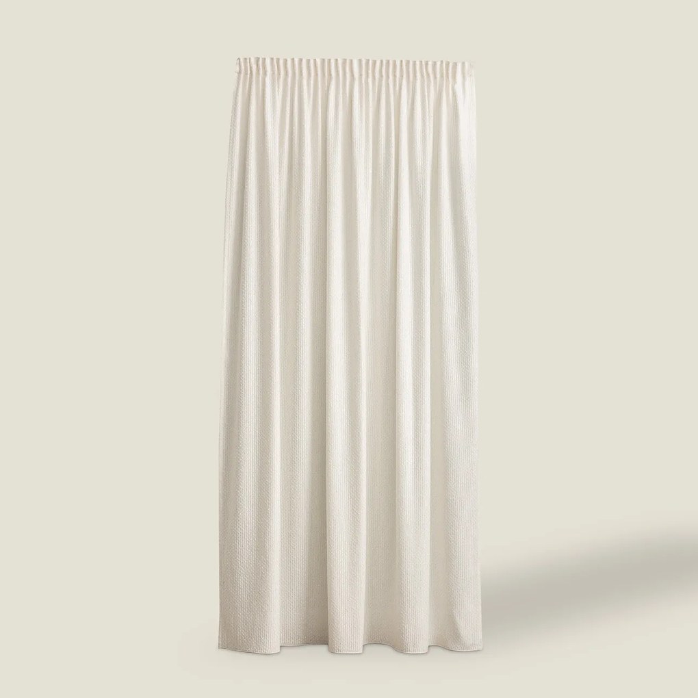 Perdea cu bandă de pliuri