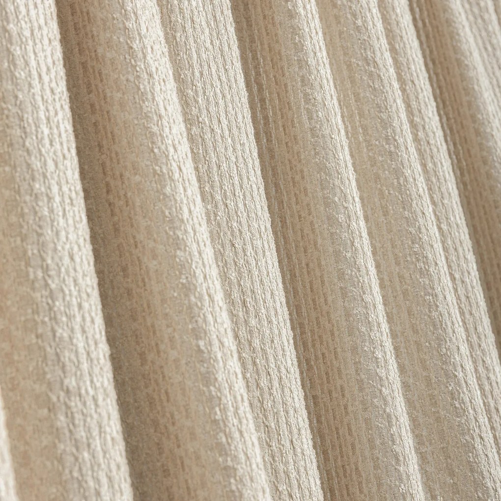 Perdea cu bandă de pliuri