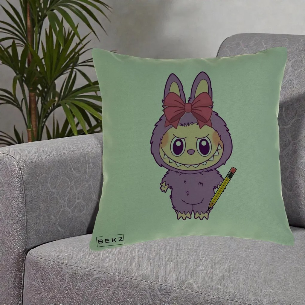 Perna Personalizata Labubu Mov cu Funda Rosie si Creion, 40x40 cm, Verde, Husa Detasabila, Perna Inclusa, BEKZ®