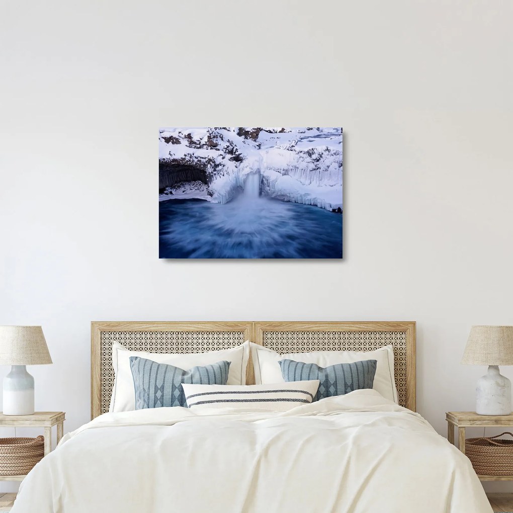 Tablou pe sticlă cu cascadele iarna (70x50 cm)