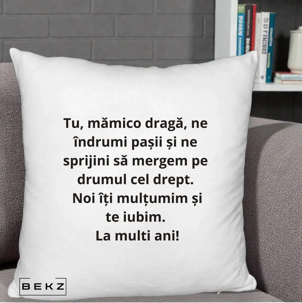 Cadou pentru Mama - Perna Personalizata Mamico Draga Te Iubim La Multi Ani cu Text Negru, 40x40 cm, Alb Pufos, Husa Detasabila, Perna Inclusa, BEKZ®