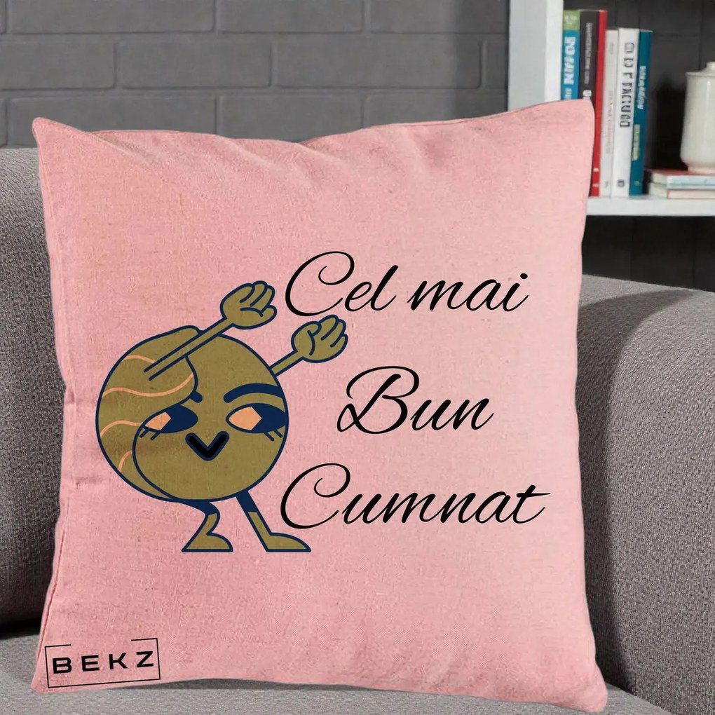Cadou pentru Cumnat - Perna Personalizata Cel mai Bun Cumnat cu Personaj Funny Verde, 40x40 cm, Roz, Husa Detasabila, Perna Inclusa, BEKZ®