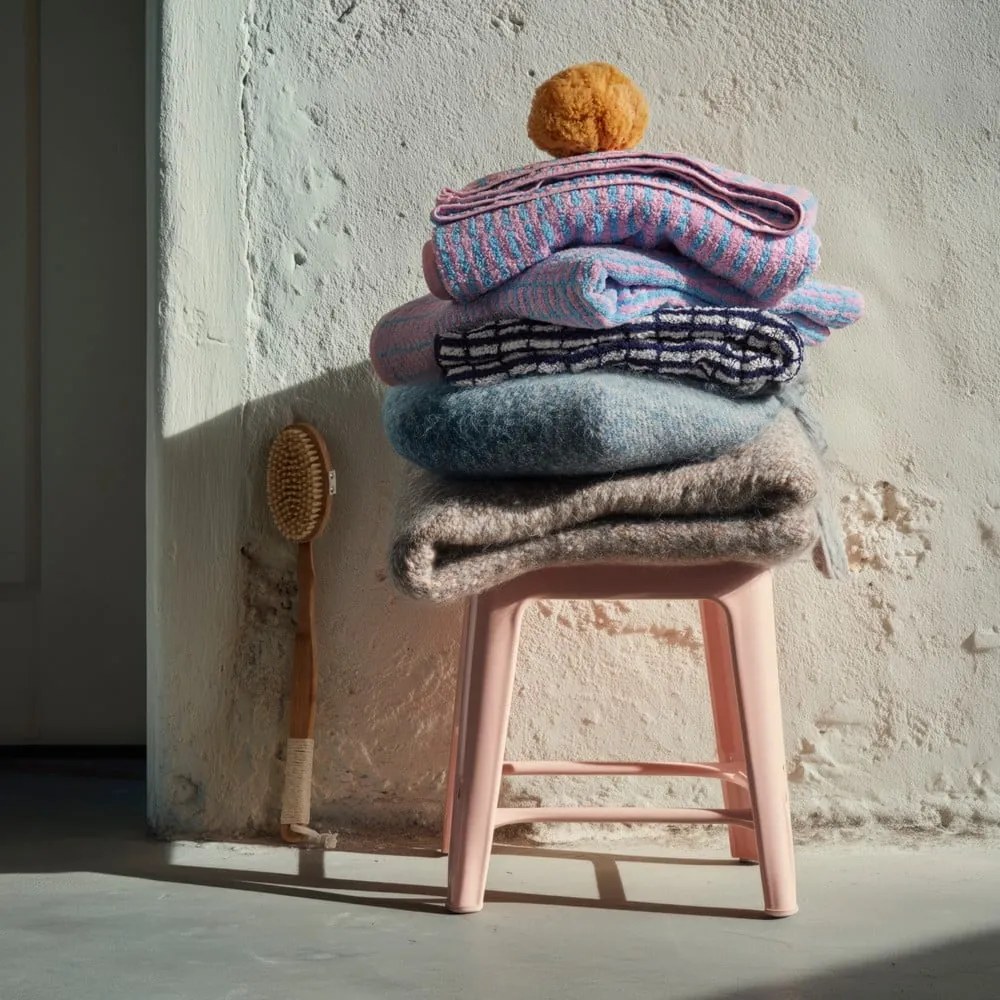 Prosop alb/albastru din amestec de bambus din frotir 50x100 cm Nuance – JUNA