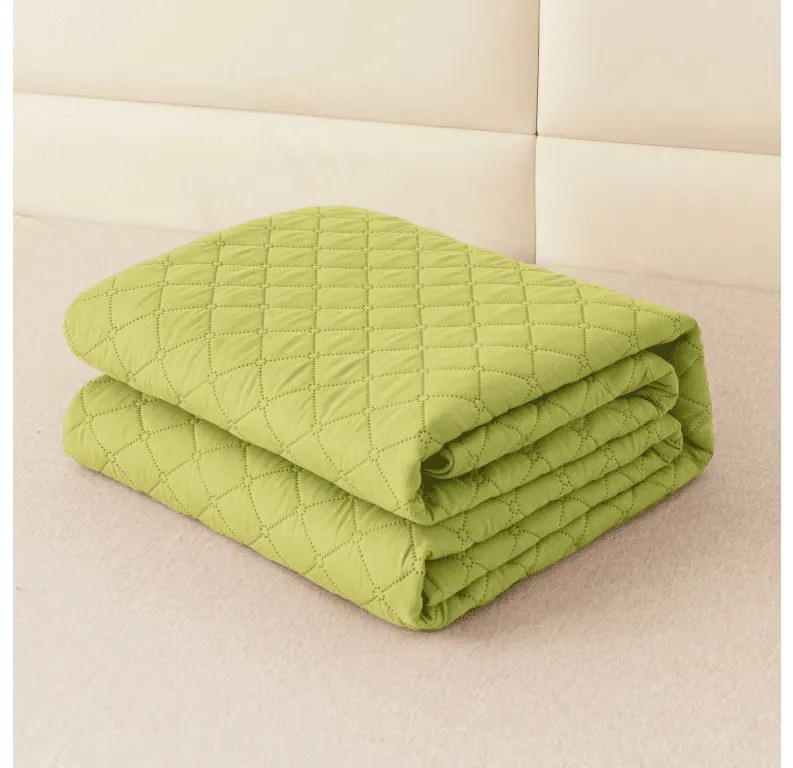 Cuvertura de pat cu model LANTA, fistic Dimensiune: 220 x 240 cm