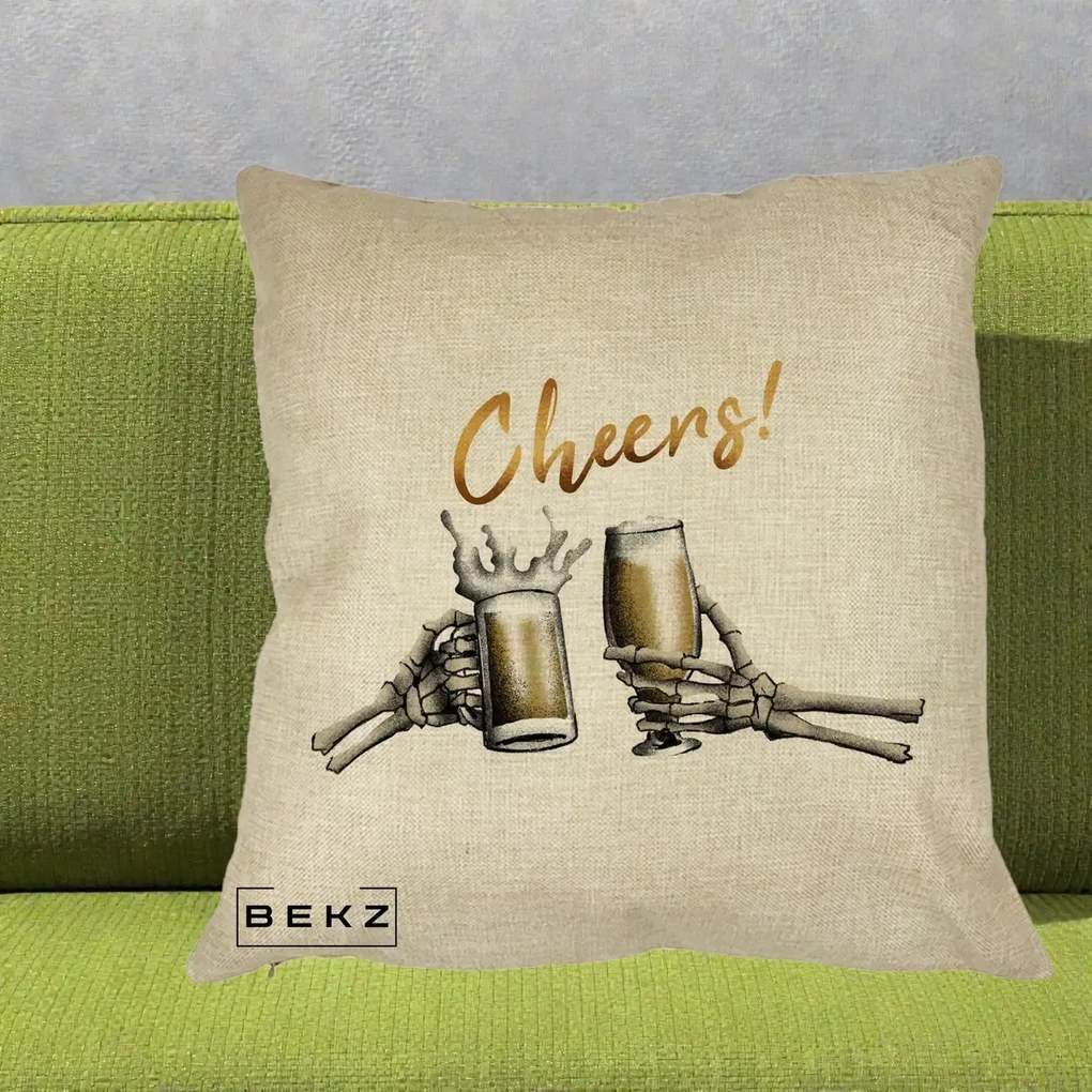 Perna Decorativa Halloween Cheers Schelete cu Bere, 40x40 cm, Crem, Husa Detasabila, Perna Inclusa, BEKZ®