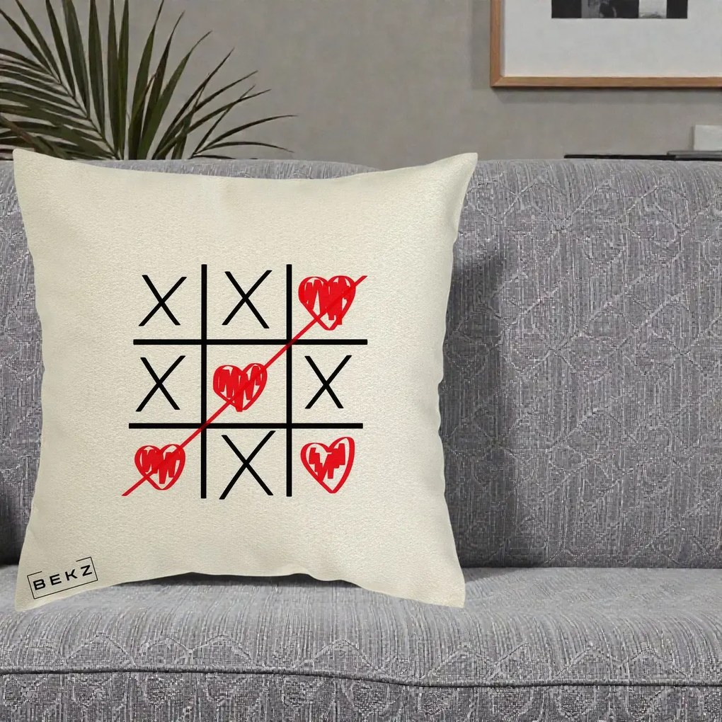 Cadou Romantic - Perna Personalizata Love Joc X si Inima cu Castigator Iubire, 40x40 cm, Ecru, Husa Detasabila, Perna Inclusa, BEKZ®