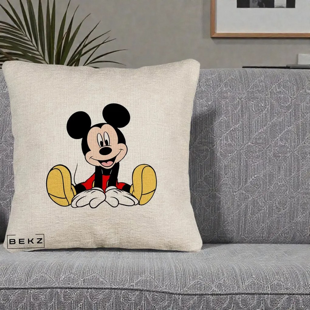 Perna Personalizata Mickey Mouse Relaxat, 40x40 cm, Bej Canapea, Husa Detasabila, Perna Inclusa, BEKZ®