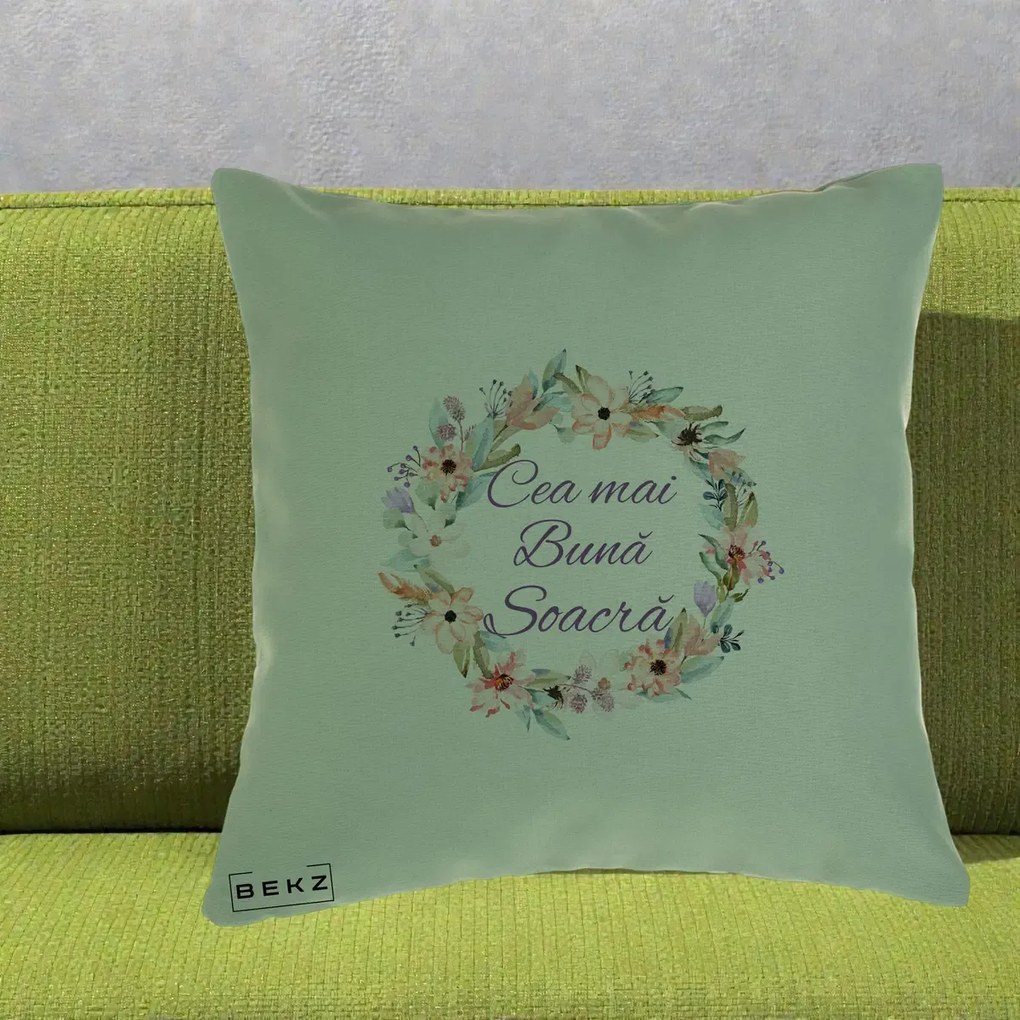 Cadou pentru Soacra - Perna Personalizata Cea mai Buna Soacra cu Coronita Flori Boho Pastel, 40x40 cm, Verde, Husa Detasabila, Perna Inclusa, BEKZ®