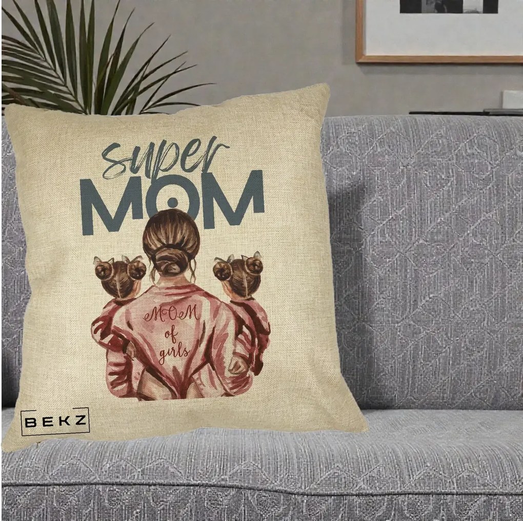 Cadou pentru Mama - Perna Personalizata Super Mom of Girls Mama cu Gemene, 40x40 cm, Crem, Husa Detasabila, Perna Inclusa, BEKZ®
