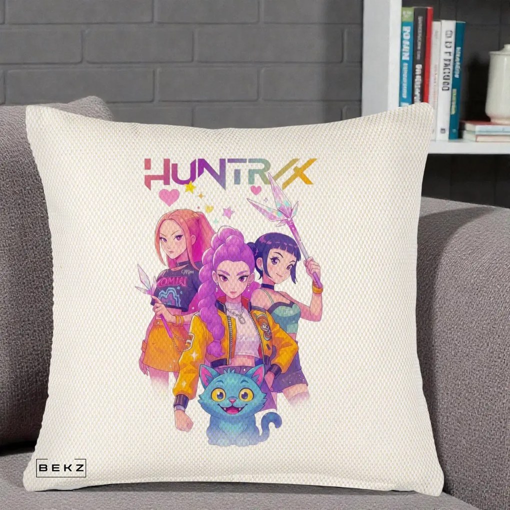 Perna Personalizata K-pop HUNTRX Trio Foto cu Pisica, 40x40 cm, Crem Reliefat, Husa Detasabila, Perna Inclusa, BEKZ®