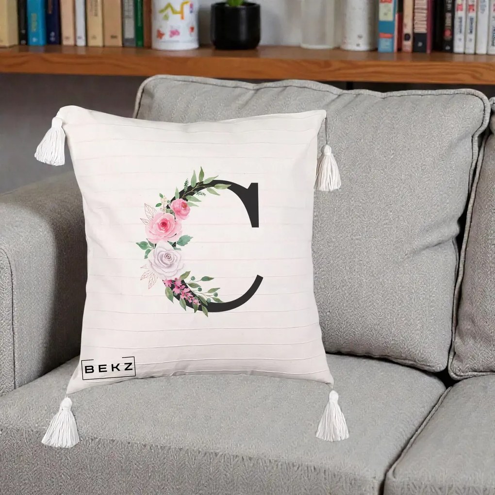 Cadou Personalizat - Perna Personalizata Monograma Florala Litera C, 40x40 cm, Bej cu Franjuri, Husa Detasabila, Perna Inclusa, BEKZ®