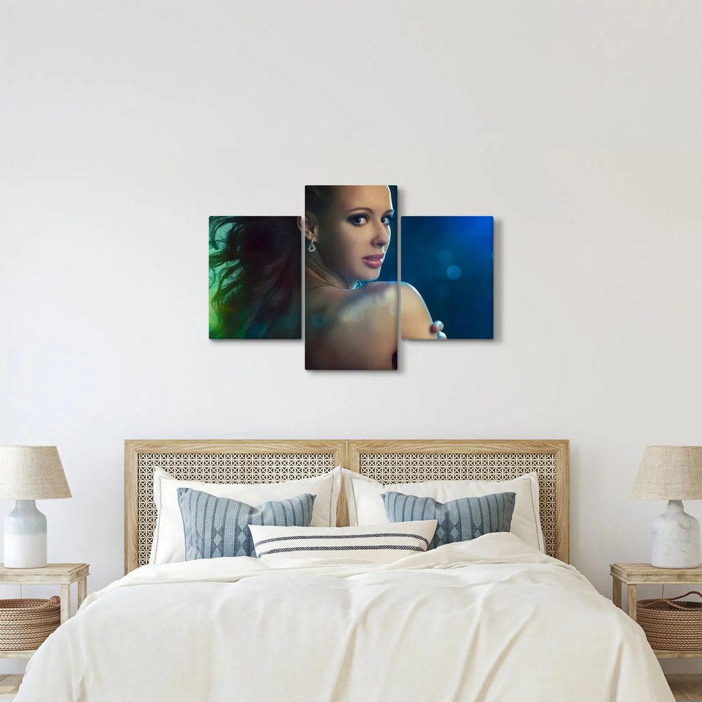 Tablou - Privirea unei femei tinere (90x60 cm)