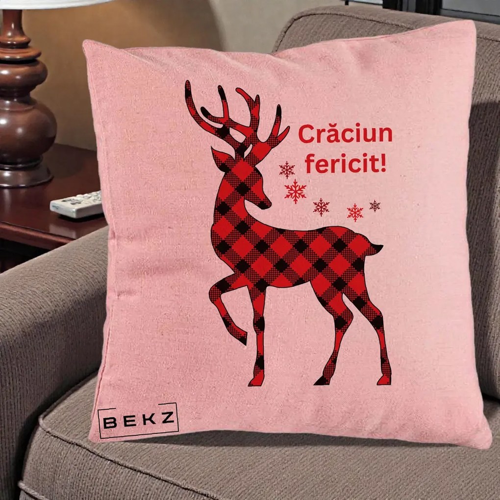 Perna Decorativa Ren Tartan Craciun Fericit, 40x40 cm, Roz, Husa Detasabila, Perna Inclusa, BEKZ®