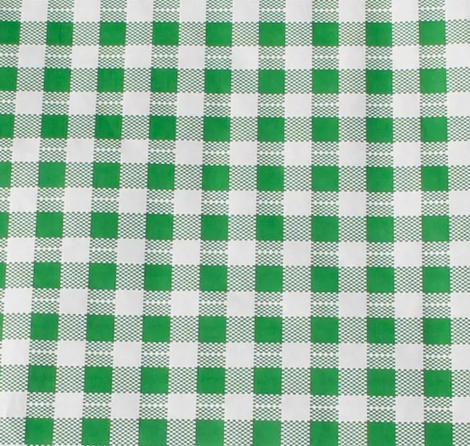Fata de masa verde