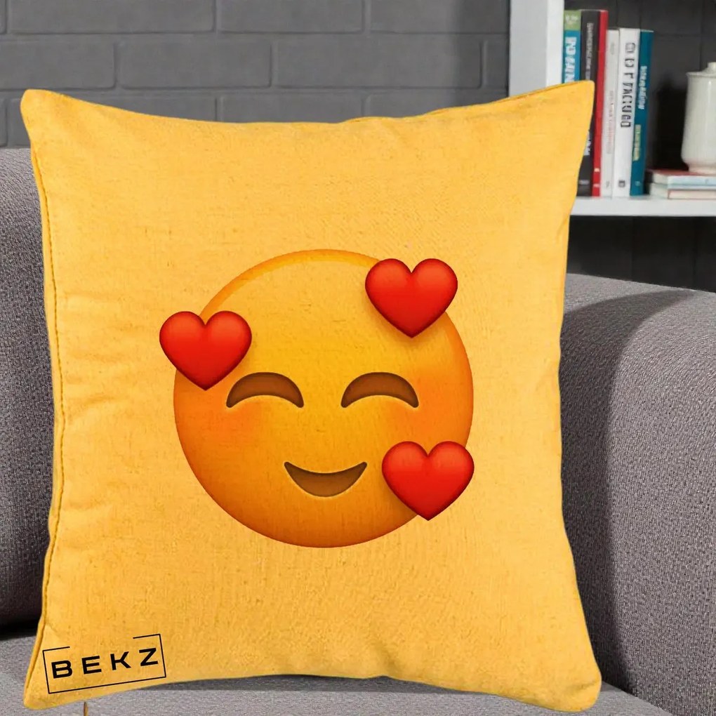 Perna Decorativa Emoji cu 3 Inimi, 40x40 cm, Galben, Husa Detasabila, Perna Inclusa, BEKZ®
