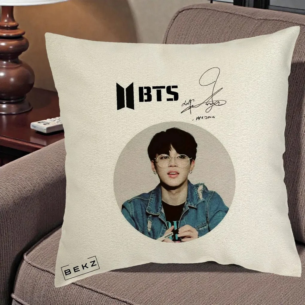 Perna Personalizata K-pop BTS Jimin Portret Cerc Autograf Geaca, 40x40 cm, Ecru, Husa Detasabila, Perna Inclusa, BEKZ®
