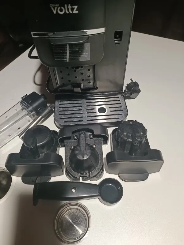 La mâna a doua: Espressor capsule si cafea macinata 8in1 Oliver Voltz OV51171I5, 1350W, 20 bar, Spumare lapte, Negru
