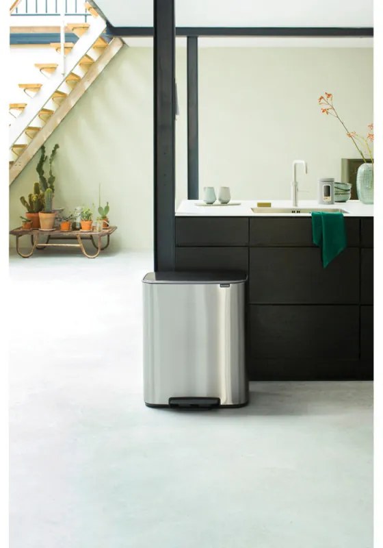 Cos de gunoi Brabantia Bo Pedal 1003192, 2x30 L, Inchidere lina, Baza antiderapanta, Rezistent la amprente, Inox/mat