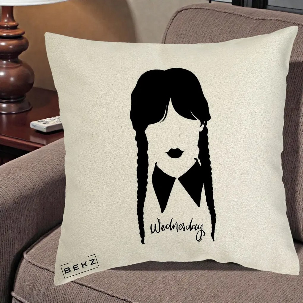 Perna Personalizata Wednesday Addams Silueta Alb-Negru, 40x40 cm, Ecru, Husa Detasabila, Perna Inclusa, BEKZ®
