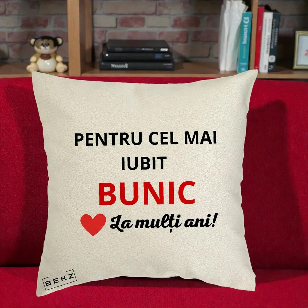 Cadou pentru Bunic - Perna Personalizata Pentru Cel Mai Iubit Bunic La Multi Ani Rosu, 40x40 cm, Ecru, Husa Detasabila, Perna Inclusa, BEKZ®