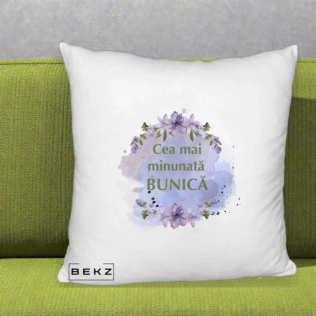 Cadou pentru Bunica - Perna Personalizata Cea Mai Minunata Bunica Flori Mov Acuarela Verde, 40x40 cm, Alb Pufos, Husa Detasabila, Perna Inclusa, BEKZ®