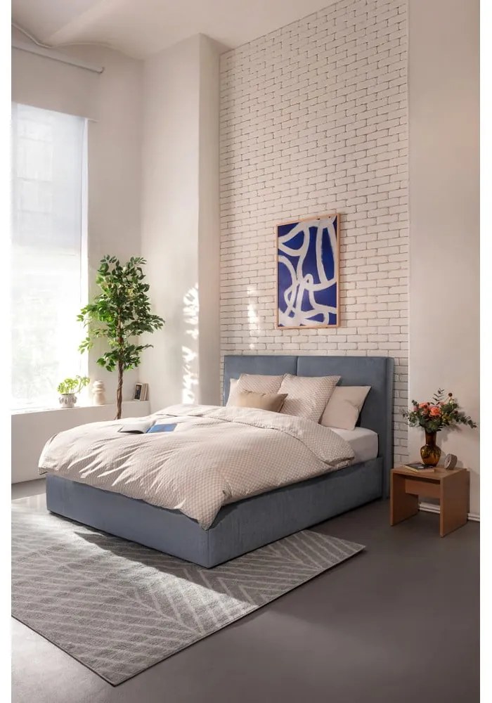Pat matrimonial albastru tapițat cu spațiu de depozitare cu somieră 180x200 cm Thessa Bold – Bonami Selection
