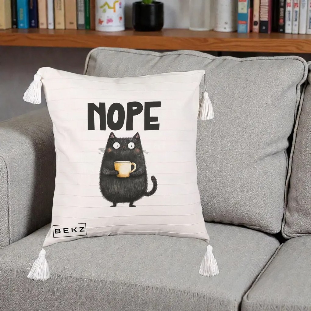 Perna Decorativa NOPE Pisica Neagra Cafea, 40x40 cm, Bej cu Franjuri, Husa Detasabila, Perna Inclusa, BEKZ®