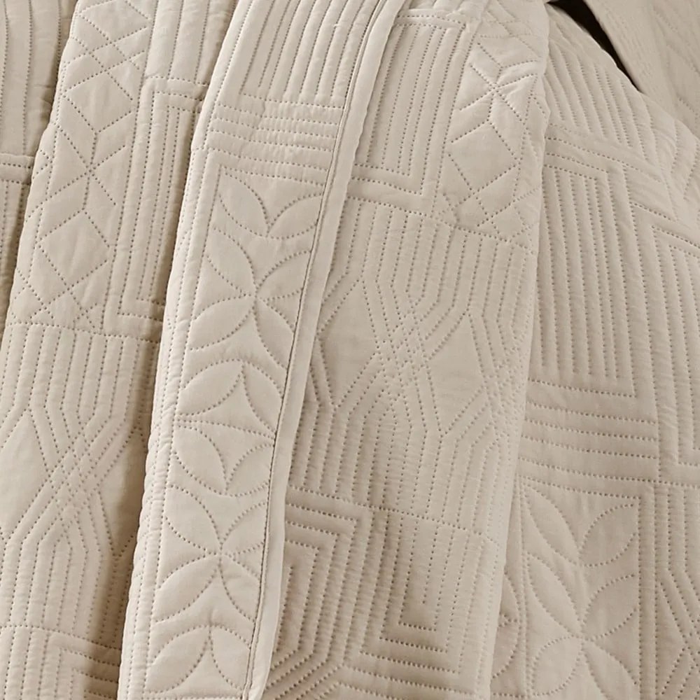 Cuvertură bej matlasată 220x230 cm Folkstone Geo – Catherine Lansfield