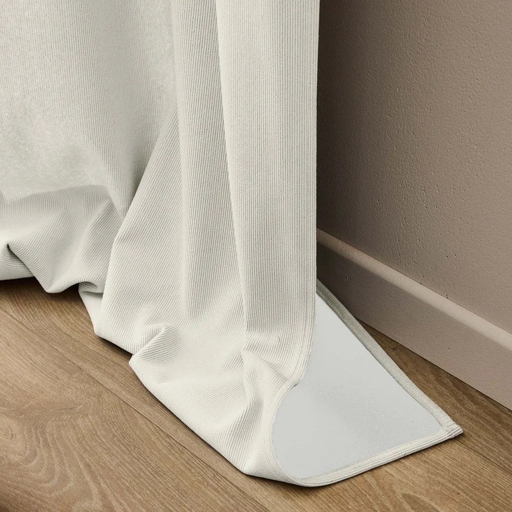 Draperie bej termoizolantă din catifea reiată 140x260 cm Madison – douceur d'intérieur