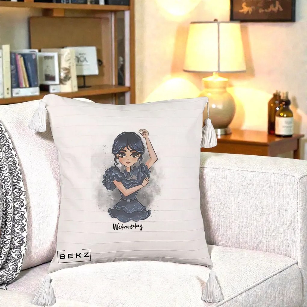 Perna Personalizata Wednesday Addams Dancing Queen, 40x40 cm, Bej cu Franjuri, Husa Detasabila, Perna Inclusa, BEKZ®