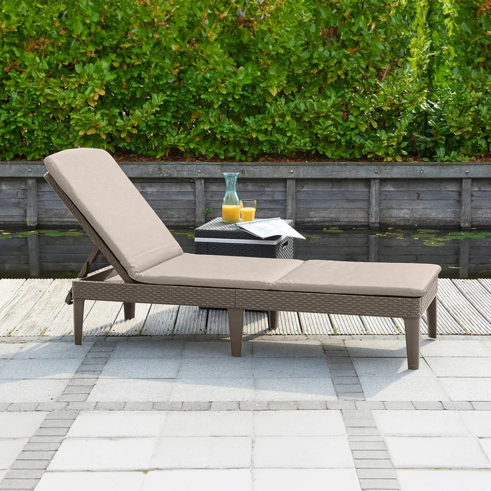 Șezlong de grădină Jaipur cu pernă cappuccino