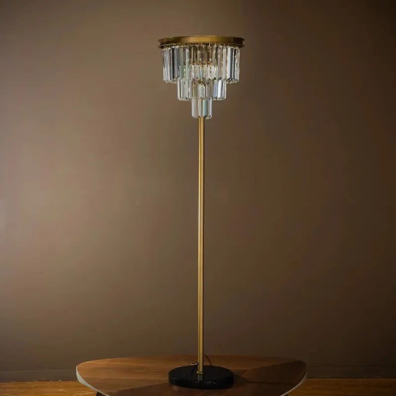 Lampadar din metal, auriu, cu cristale din sticlă în cascadă și bază neagră, 158 x 40 cm, „Hilton”
