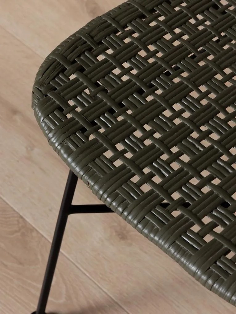 Scaun verde din metal si rattan, "Auro"