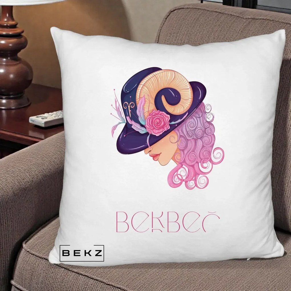 Perna Personalizata Zodie Berbec, 40x40 cm, Alb Pufos, Husa Detasabila, Perna Inclusa, BEKZ®