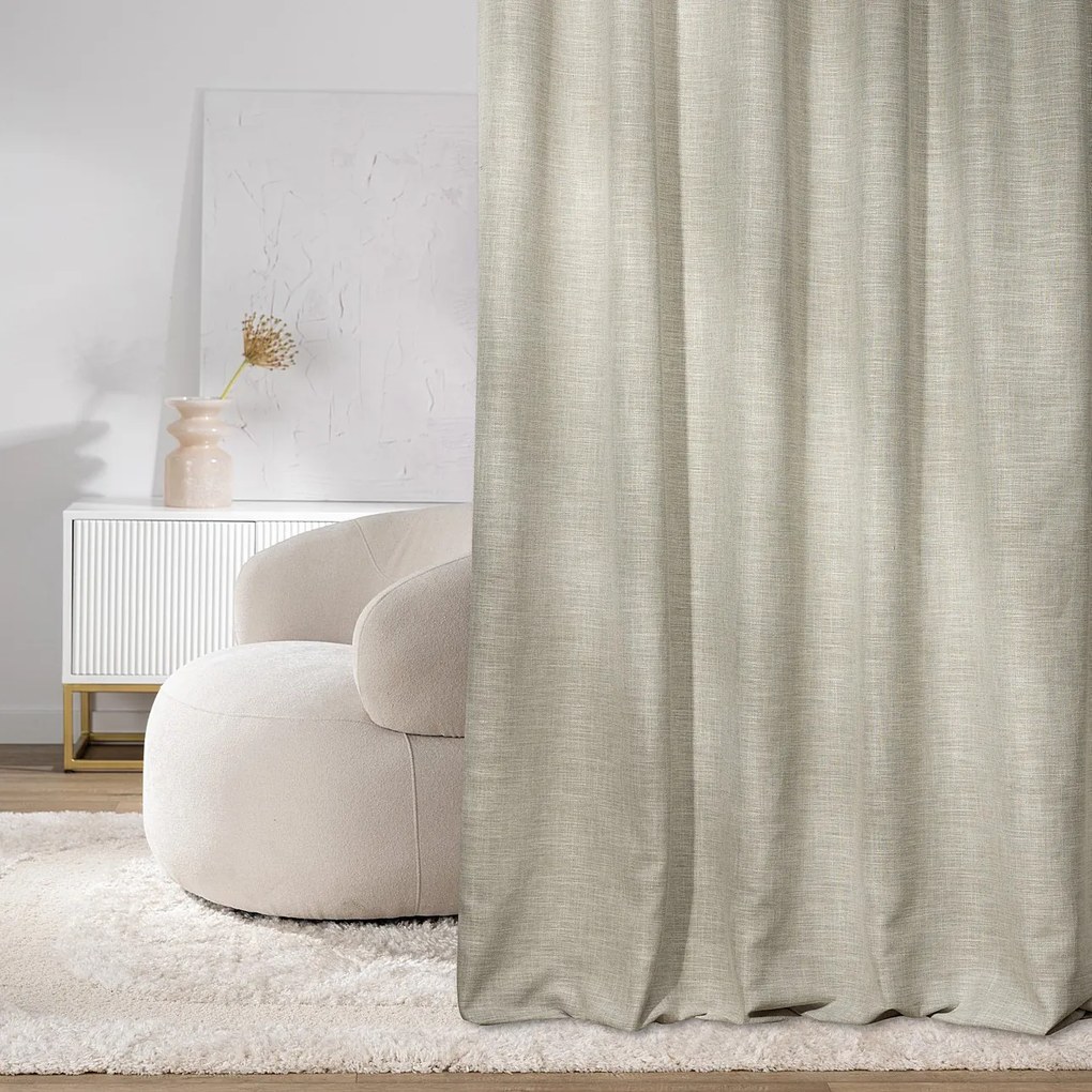 Perdea cu bandă de pliuri