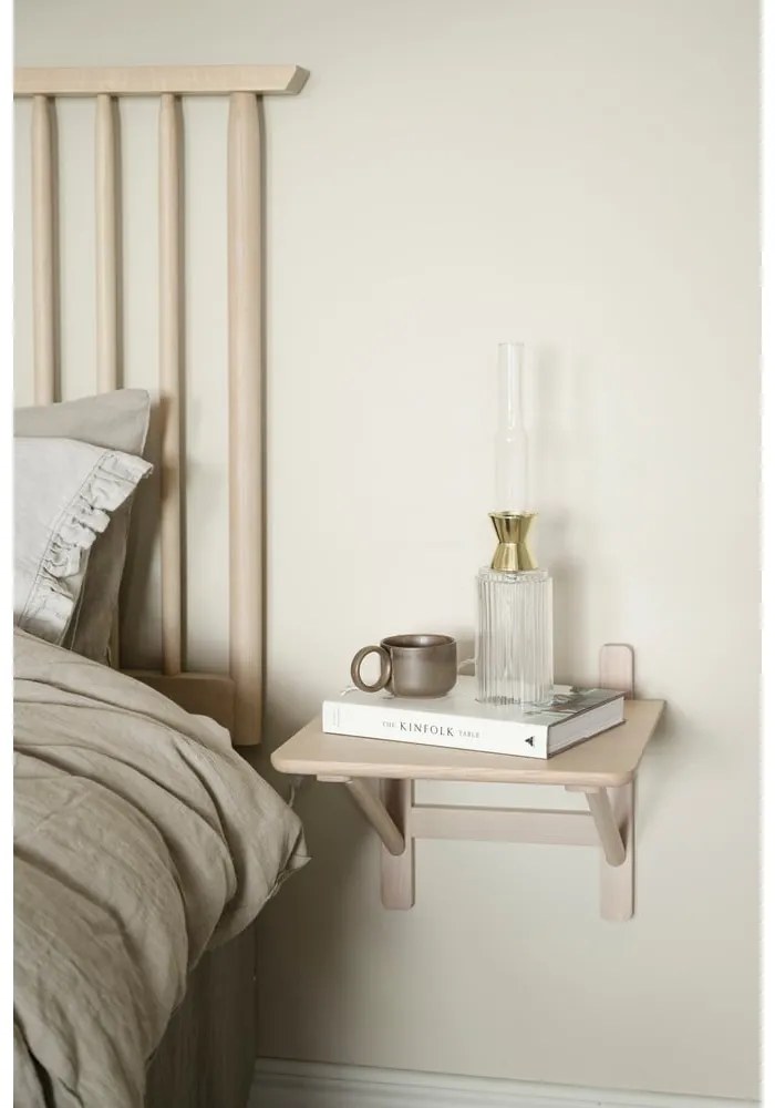 Noptieră în culoare naturală cu rafturi cu aspect de lemn de stejar Camrose - Rowico