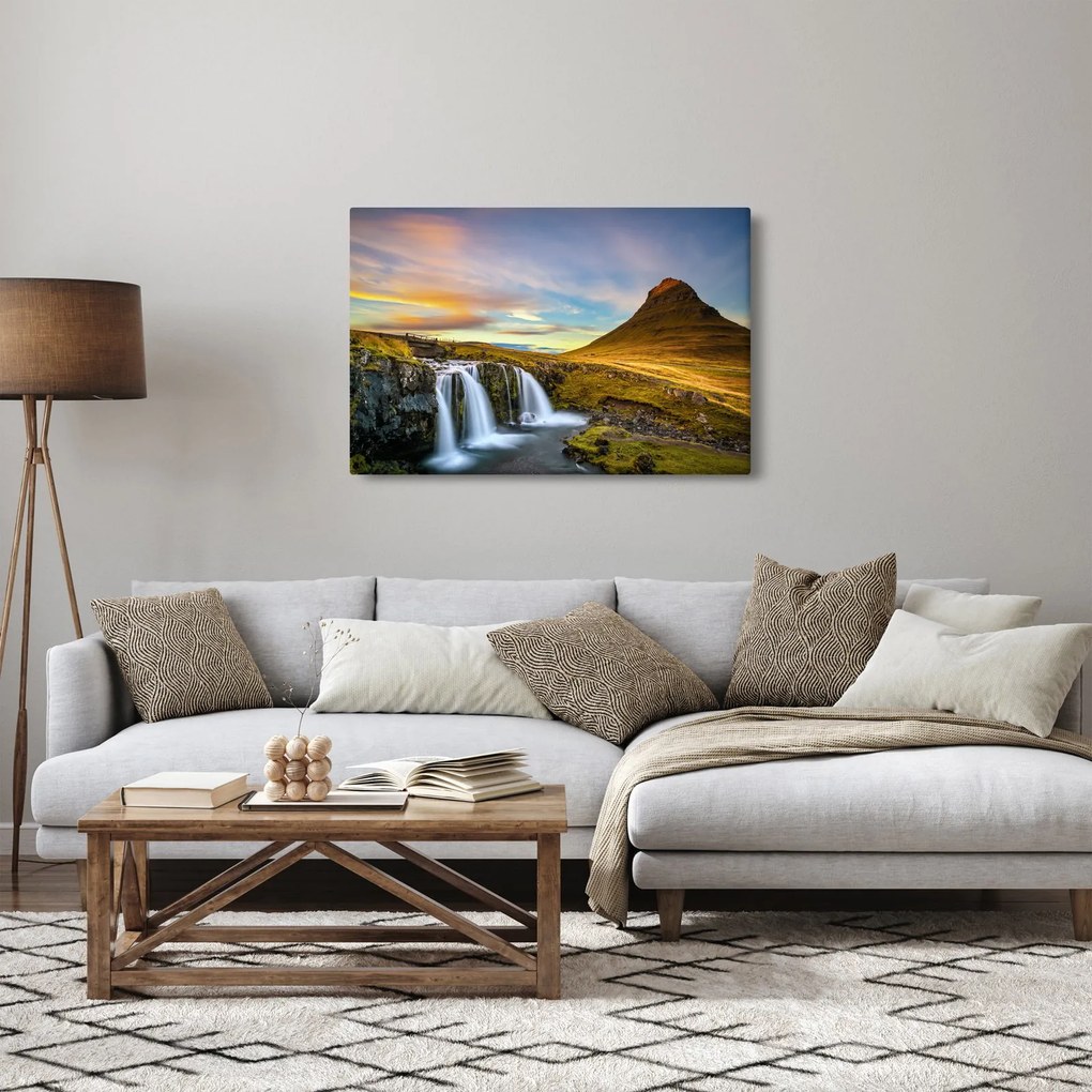 Tablou cu munții și cascade pe Islanda (90x60 cm)