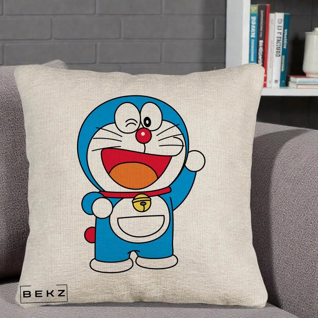 Perna Personalizata Doraemon Salutand, 40x40 cm, Bej Canapea, Husa Detasabila, Perna Inclusa, BEKZ®