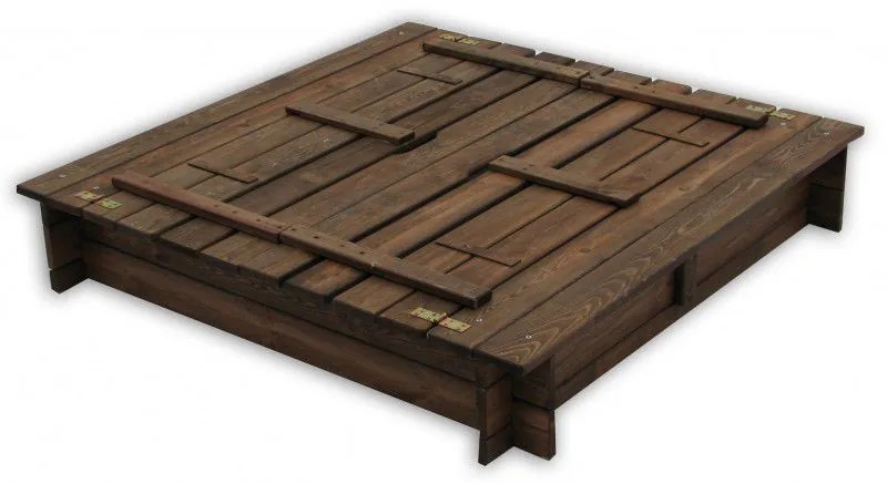 Spațiu de joacă nisip cu bănci din lemn