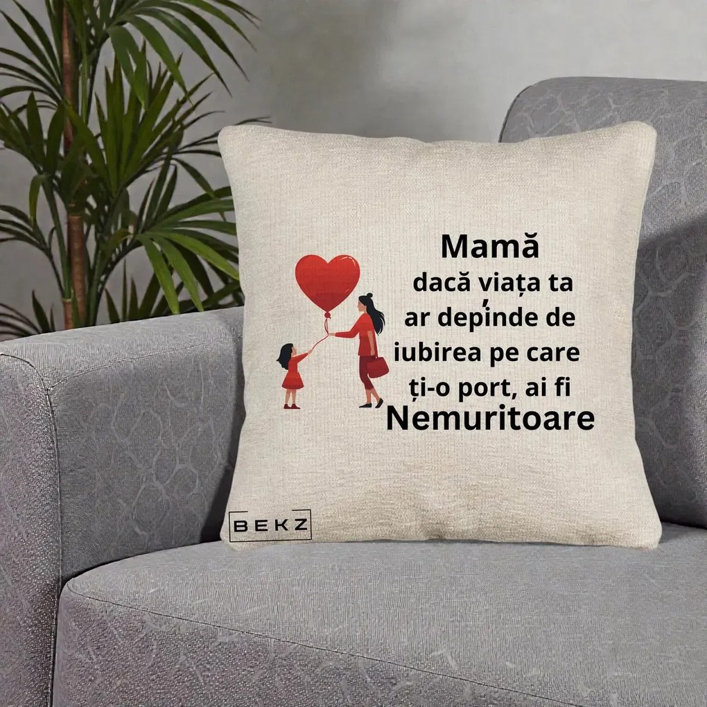 Cadou pentru Mama - Perna Personalizata Mama Nemuritoare cu Bebelus Kawaii, 40x40 cm, Bej Canapea, Husa Detasabila, Perna Inclusa, BEKZ®